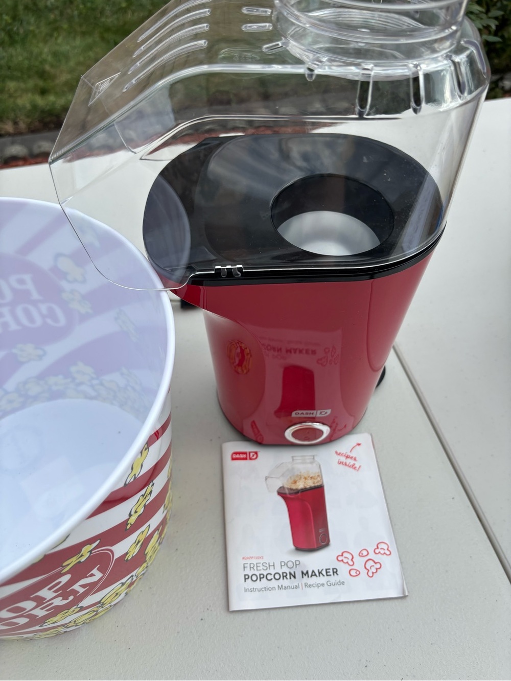 Popcorn Machine & Popcorn Bucket - Picture 3 of 3